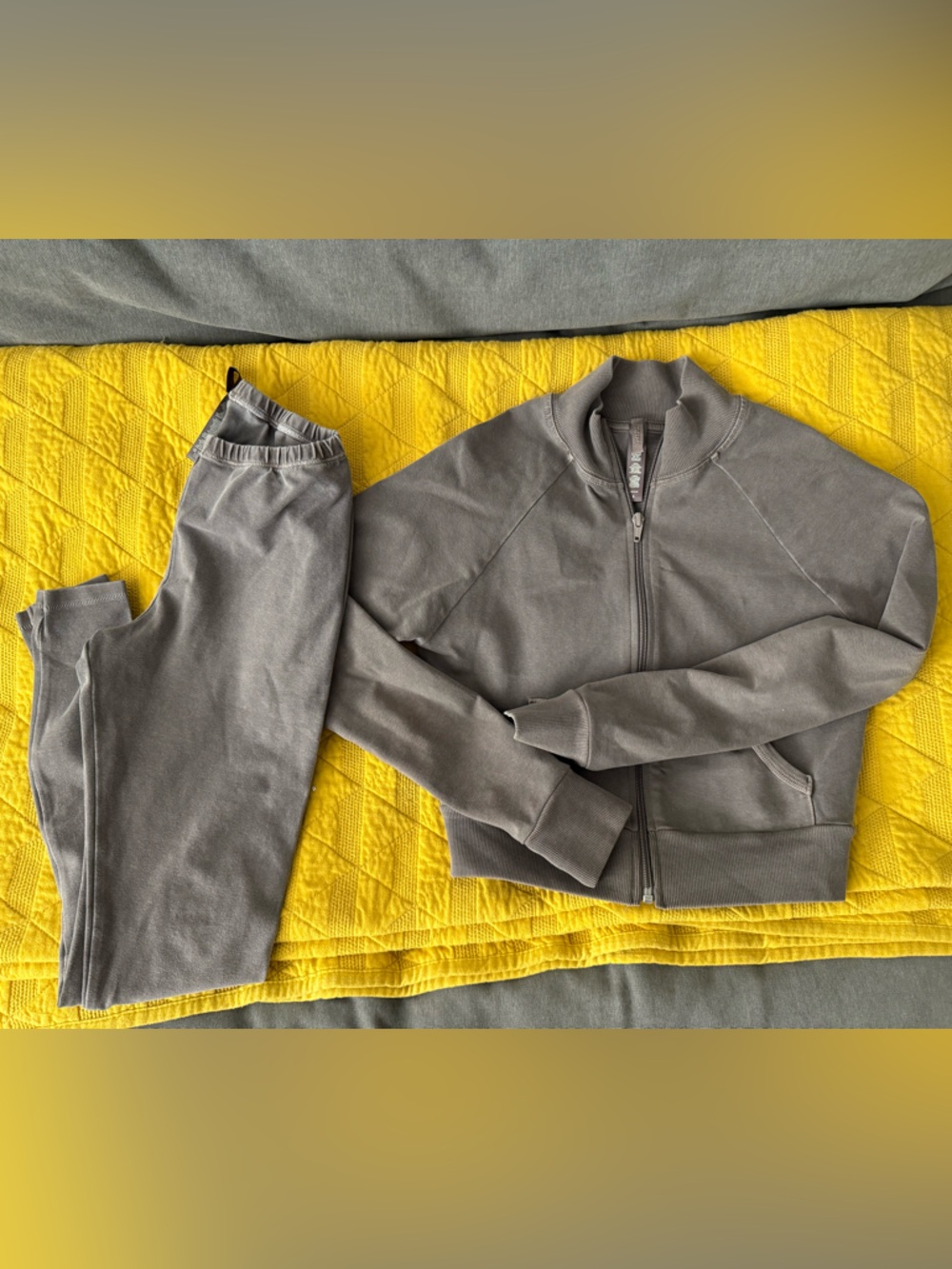 SKIMS Charcoal Gray Zip-Up Leggings Jacket